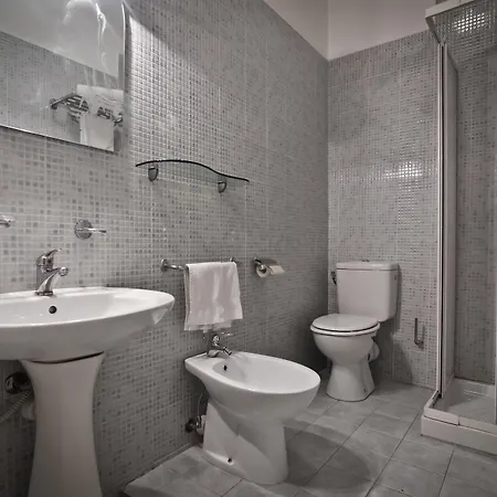 圣雷莫珀洛恩酒店 招待所 圣雷默